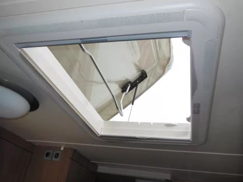 Hindermann védőponyva Dometic Mini Heki Style tetőablakhoz
